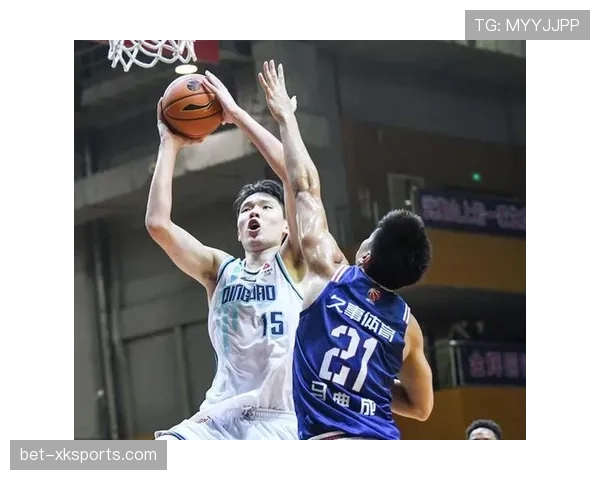 杨瀚森私下居然是这样，一秒脱离球场变成路人甲？